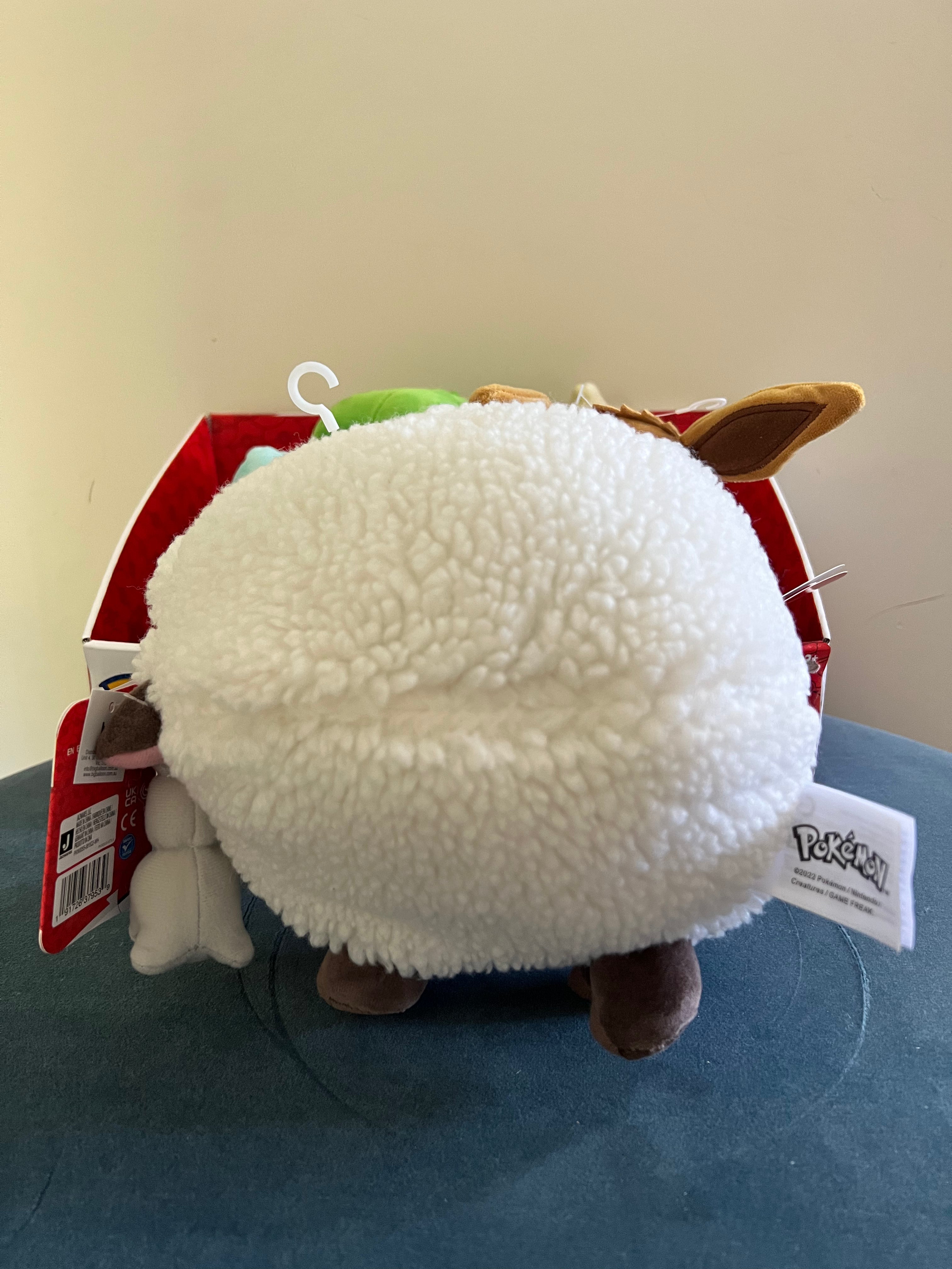 Wooloo top plush pokemon